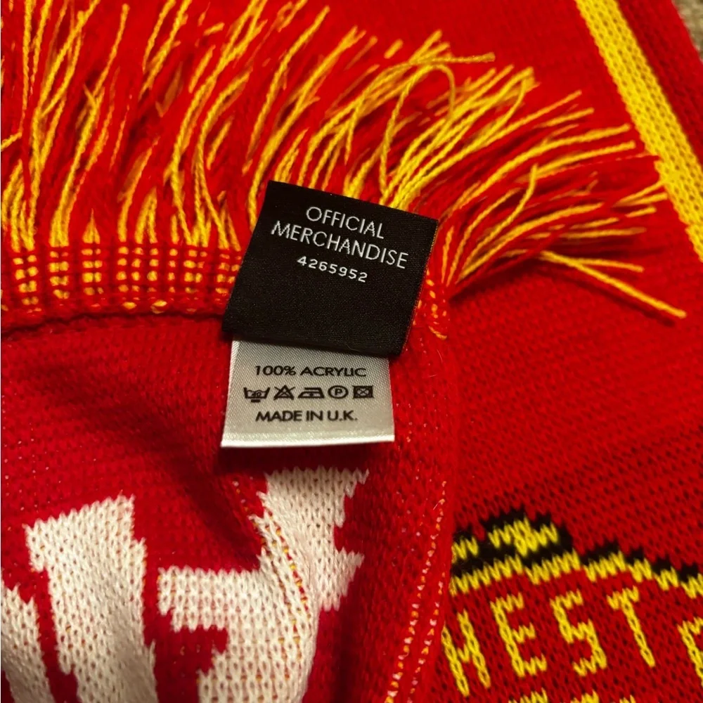 MANCHESTER UNITED red yellow WINTER SCARF 54 INCH long plus fringes SUPER C